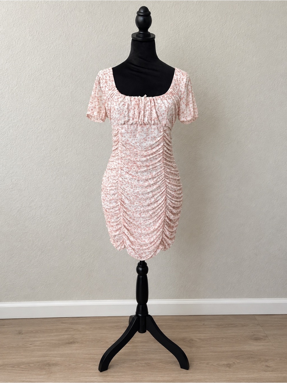 Women’s Ruched Floral Mini Dress - Pink
